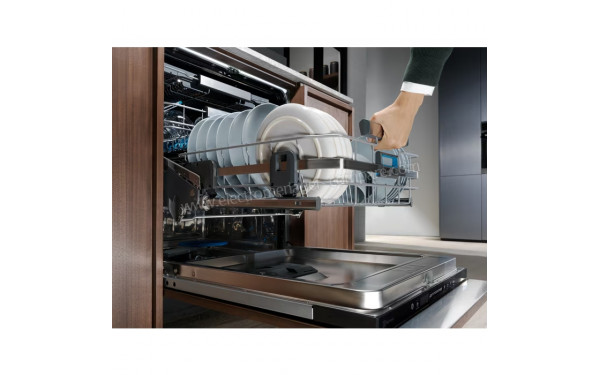 ELECTROLUX Y67EC400W - Vue du panier inf&eacute;rieur