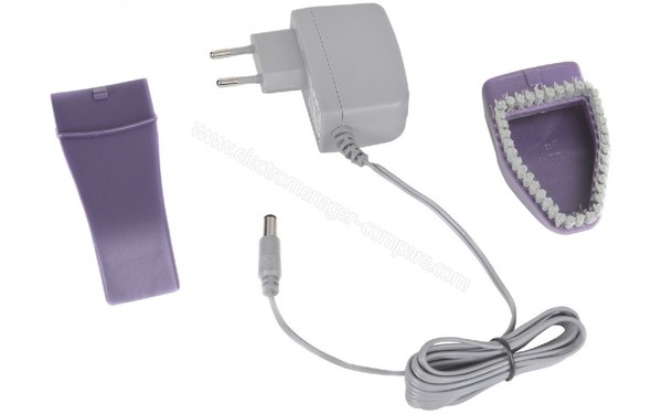 ELECTROLUX ZB2932 - Adapteur secteur/suceur long/brosse meuble (cr&eacute;dit : Darty)