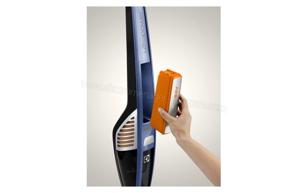ELECTROLUX ZB5011 - Insertion batterie