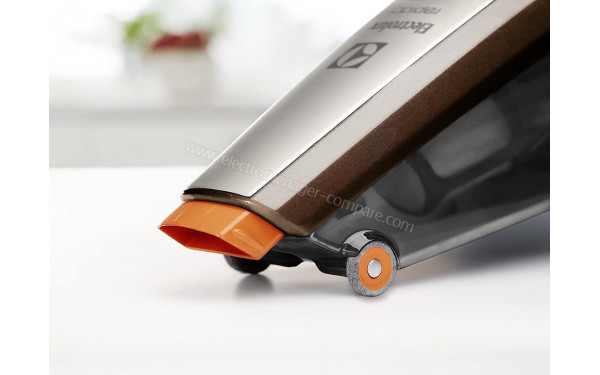 ELECTROLUX ZB6108 - Suceur int&eacute;gr&eacute; et roulettes