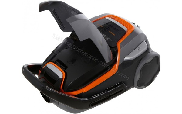 ELECTROLUX ZUOQUATTRO - Accessoires embarqu&eacute;s (cr&eacute;dit : Boulanger)