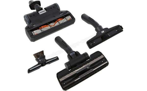 ELECTROLUX ZUOQUATTRO - Brosses et suceur vue de dessous (cr&eacute;dit : Boulanger)
