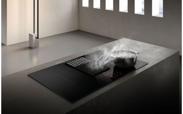 ELICA NIKOLATESLA LIBRA BL/F/83 - Mise en situation (cr&eacute;dit : Boulanger)