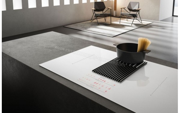 ELICA NIKOLATESLA LIBRA WH/F/83 - Mise en situation (cr&eacute;dit : Boulanger)