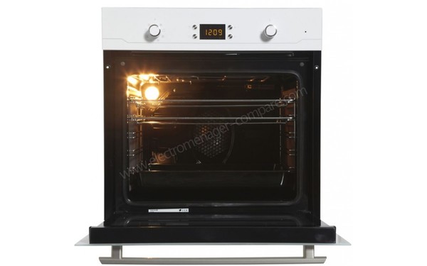 ESSENTIELB EFMC 82b - Vue de face, porte ouverte (cr&eacute;dit : Boulanger)