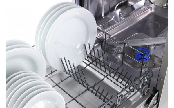 FAGOR FLVP1047DB - Vue du panier inf&eacute;rieur