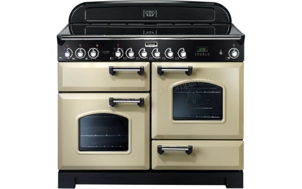 FALCON Classic Deluxe 110 Vitroc&eacute;ramique Cr&egrave;me Chrom&eacute; - Vue de face (cr&eacute;dit : Boulanger)