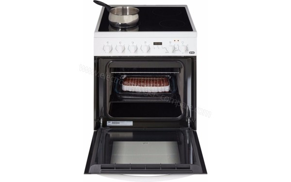 FAURE FCV6530CWA - Vue de face, porte ouverte (cr&eacute;dit : Boulanger)