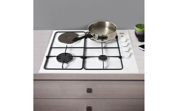 FAURE FGM62444WA - Vue des foyers  (cr&eacute;dit : Boulanger)