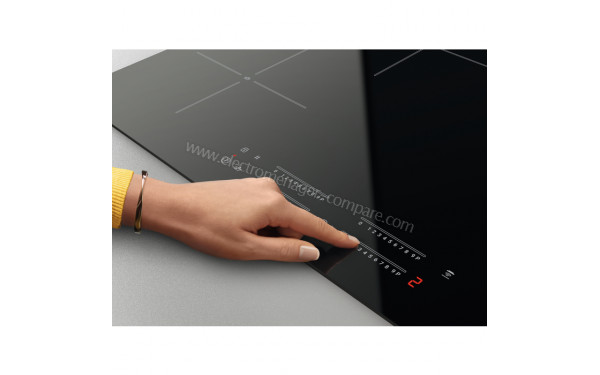 FAURE FIFN633K - &Eacute;cran tactile