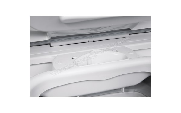 FAURE FWQ61229WC 2018 - Vue des bacs &agrave; produit