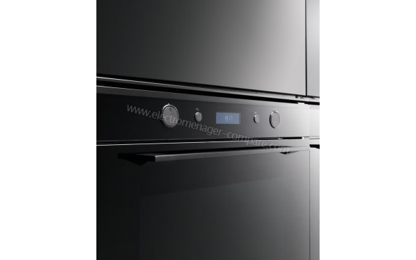 FRANKE FMY 98 P Noir - Vue 3/4 gauche sur la poign&eacute;e et le bandeau de commandes