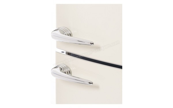 FRIGIDAIRE FKB34GFEMT - Vue de la poign&eacute;e (cr&eacute;dit : Darty)