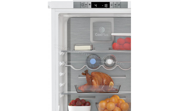 GRUNDIG GKNI25742FN - Clayettes