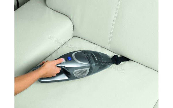 GRUNDIG VCH 9130 - Aspirateur &agrave; main en utilisation