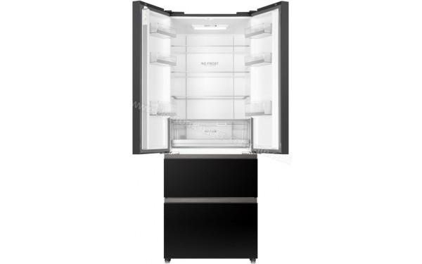 HAIER HB16FFGBAAA - Vue du compartiment r&eacute;frig&eacute;rateur avec porte ouverte vide (cr&eacute;dit : Boulanger)