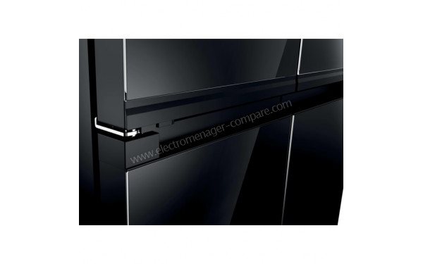 HAIER HCKR7819DWGB - Zoom sur les poign&eacute;es int&eacute;gr&eacute;es