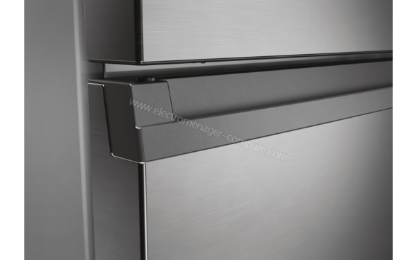 HAIER HDPW7620ANPK - Zoom sur la poign&eacute;e int&eacute;gr&eacute;e