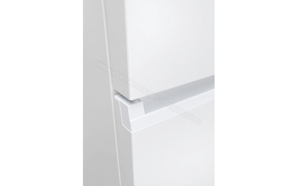 HAIER HDW3618DNPW - Zoom sur les poign&eacute;es int&eacute;gr&eacute;es