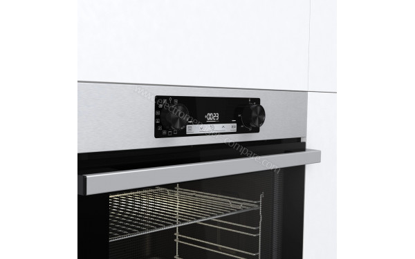 HISENSE BI64213EPX - Vue 3/4 gauche sur la poign&eacute;e et le bandeau de commandes