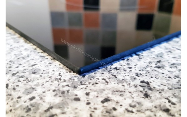 HISENSE I6433C - Zoom sur les bordures