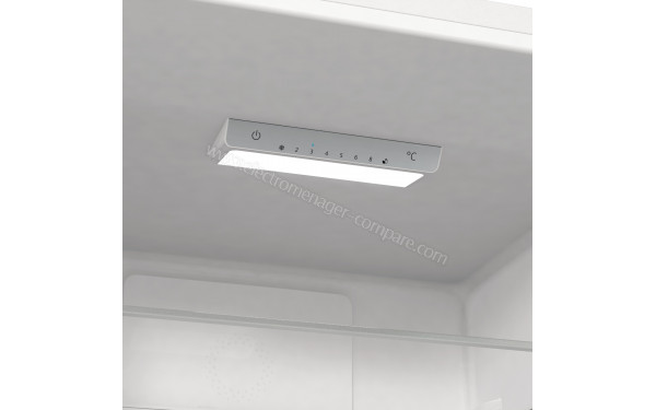 HISENSE RB390N4AW20 - Panneau de commandes et &eacute;clairage