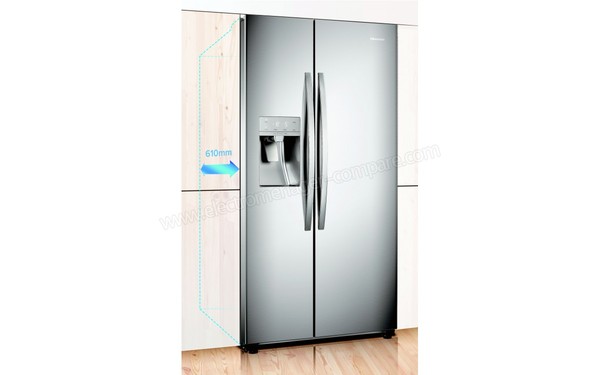 HISENSE RS695N4IS1 - Vue 3/4 gauche position encastr&eacute;e (cr&eacute;dit : Boulanger)