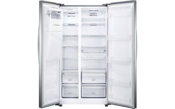 HISENSE RS695N4IS1 - Vue de l'int&eacute;rieur vide (cr&eacute;dit : Boulanger)