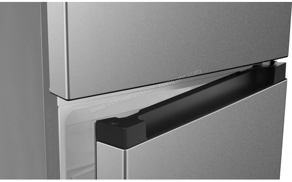 HISENSE RT161D4ADE - Zoom sur la poign&eacute;e int&eacute;gr&eacute;e