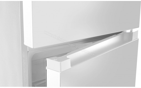 HISENSE RT161D4AWE - Zoom sur la poign&eacute;e int&eacute;gr&eacute;e