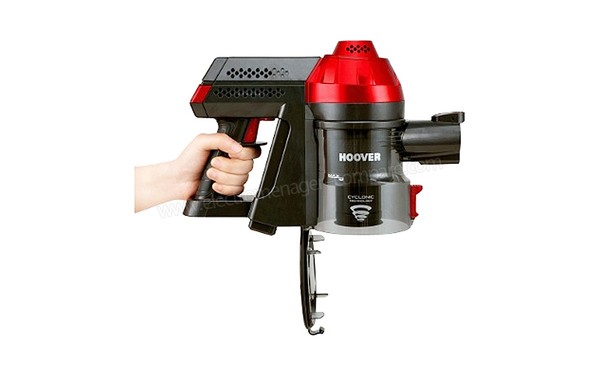 HOOVER FD22CAR - Vidage du bac (cr&eacute;dit : Darty)