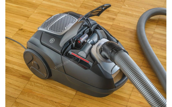 HOOVER HE520PET - Rangement des accessoires (cr&eacute;dit : Boulanger)