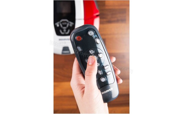 HOOVER RBC031B/1 - T&eacute;l&eacute;commande (cr&eacute;dit : Darty)