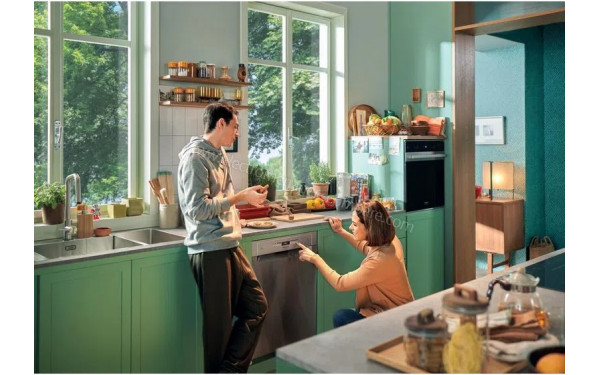 HOTPOINT HFO3O32CWX - Mise en situation