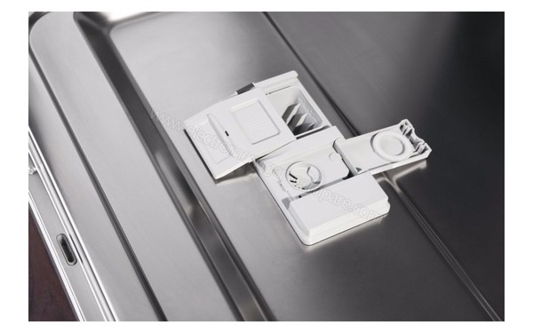 HOTPOINT HFO 3T222 WG - Bacs &agrave; produit (cr&eacute;dit : Boulanger)