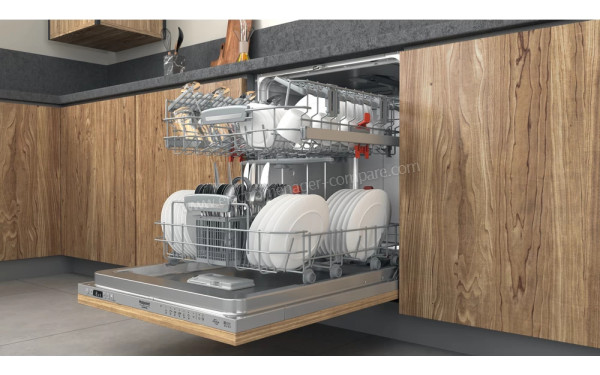 HOTPOINT HIO3T141W - Vue de l'int&eacute;rieur