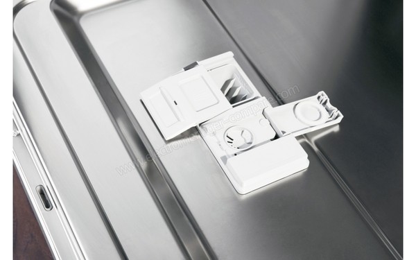 HOTPOINT HIO 3T21 W E - Bac &agrave; produits (cr&eacute;dit : Boulanger)