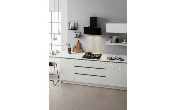 HOTPOINT HS 5160C NE - Mise en situation