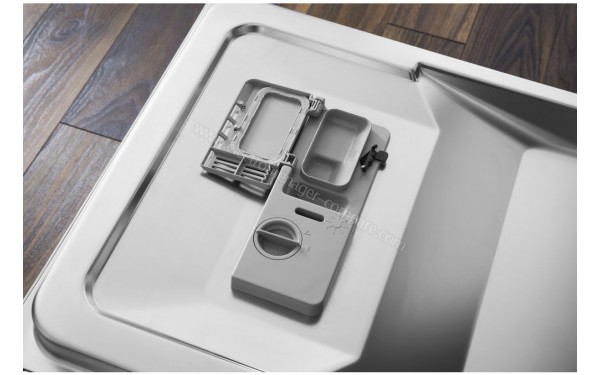 HOTPOINT HSFO3T223W - Mise en situation