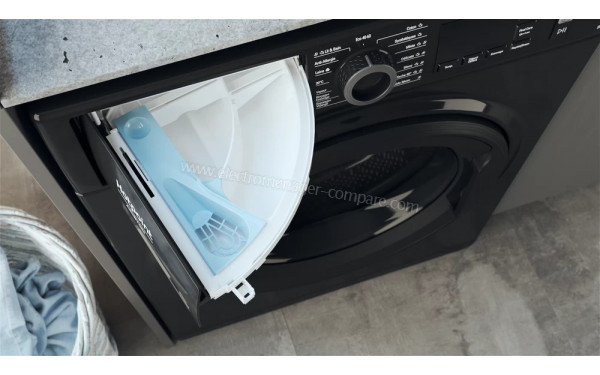 HOTPOINT NAM11945BMFRN - Zoom sur le tiroir lessiviel