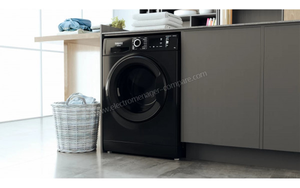 HOTPOINT NAM11945BMFRN - Mise en situation