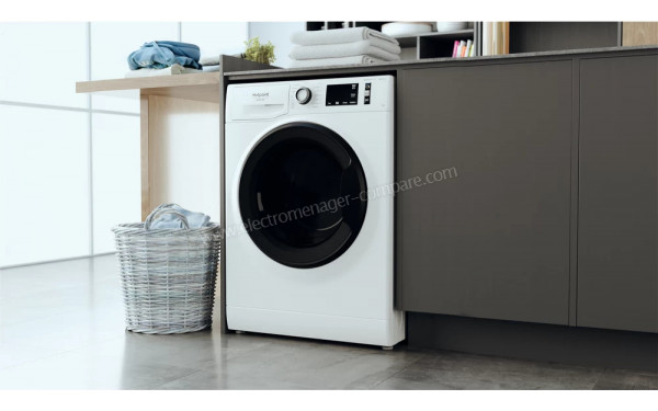 HOTPOINT NAM11945WMFRN - Mise en situation