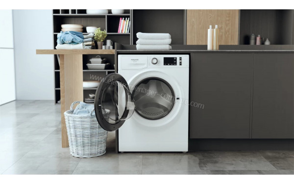 HOTPOINT NAM11945WMFRN - Mise en situation