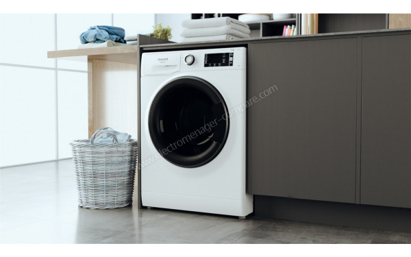 HOTPOINT NLCD10468WDAWEUN - Mise en situation