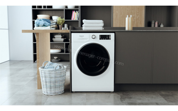 HOTPOINT NLCD10468WDAWEUN - Mise en situation
