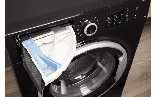 HOTPOINT NM10 924 BS FR - Vue des bacs &agrave; produits
