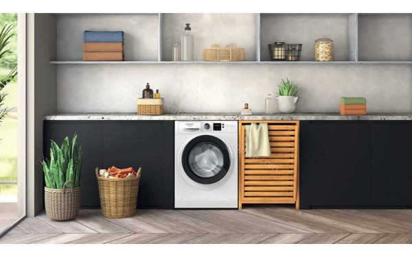 HOTPOINT NS8469WKFR - Mise en situation