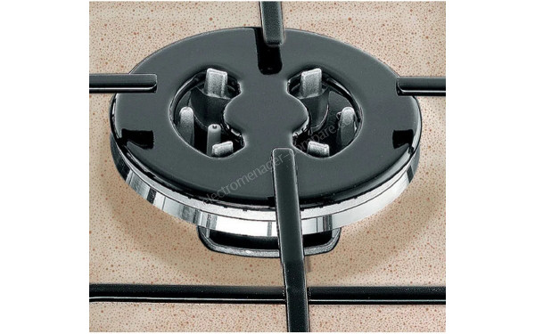 HOTPOINT PCN 640 T (AV) R /HA - Zoom sur le foyer Triple couronne