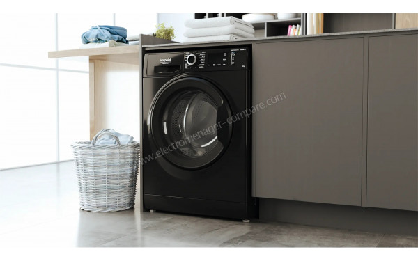 HOTPOINT PNM11925FR - Mise en situation