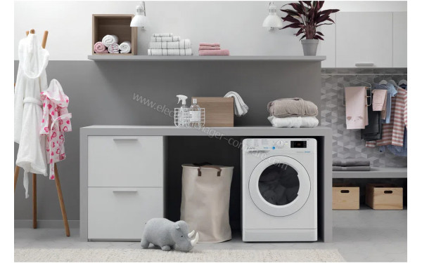 INDESIT BDE861483XWFRN - Mise en situation